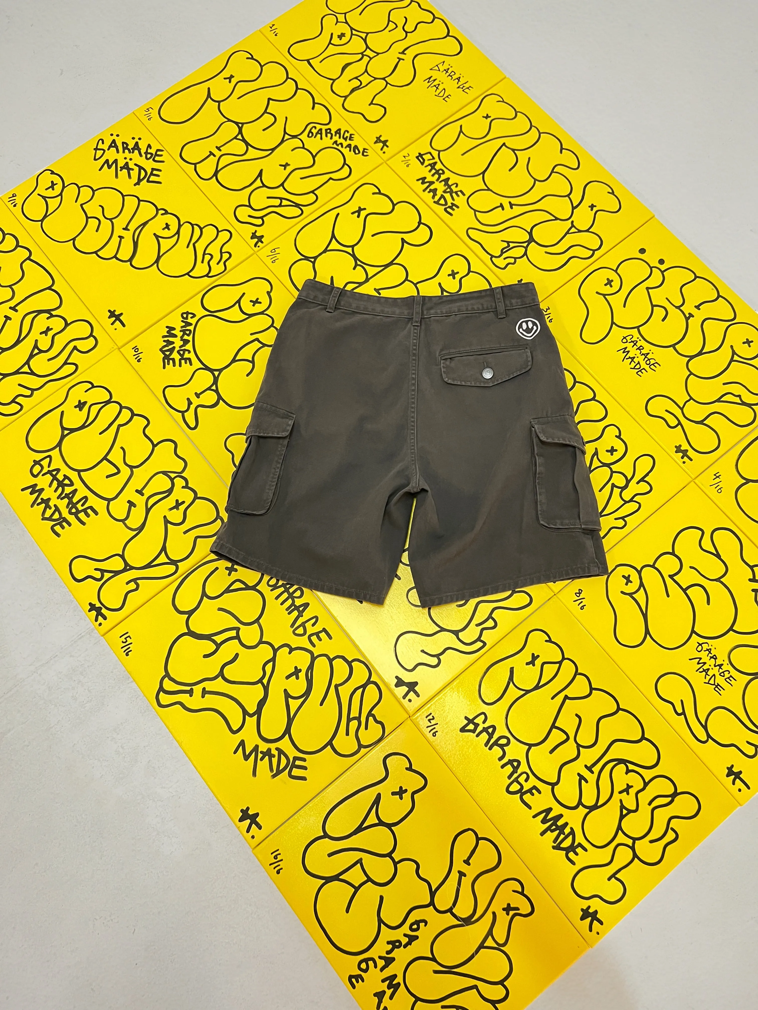 CHARCOAL ARMY CARGO SHORTS