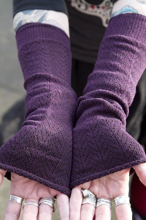 Chevron Sleeves - Plum/Black