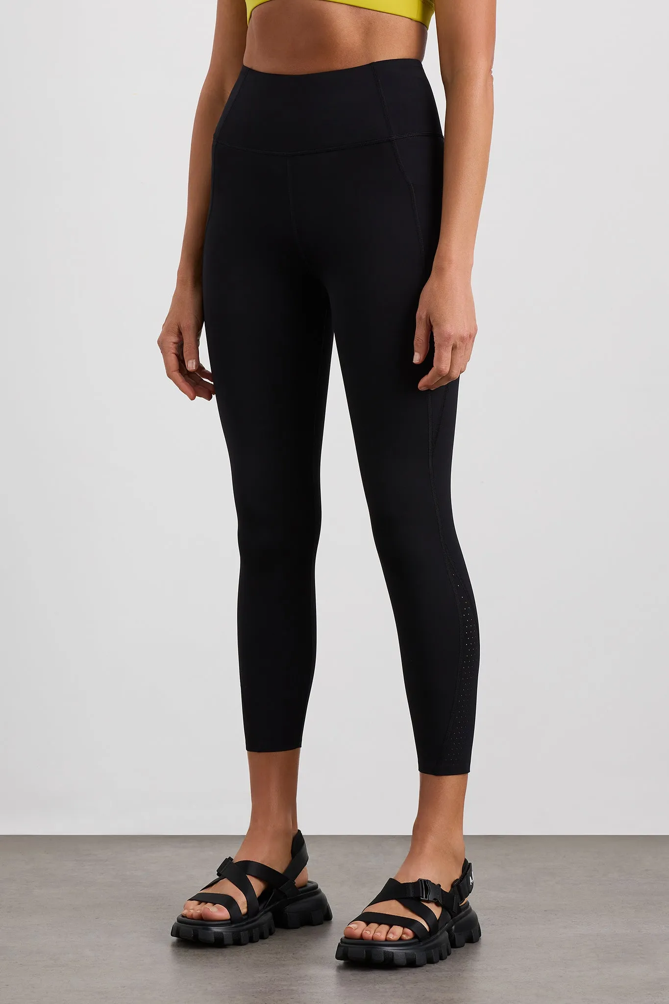 Perforated 7/8 Legging 227