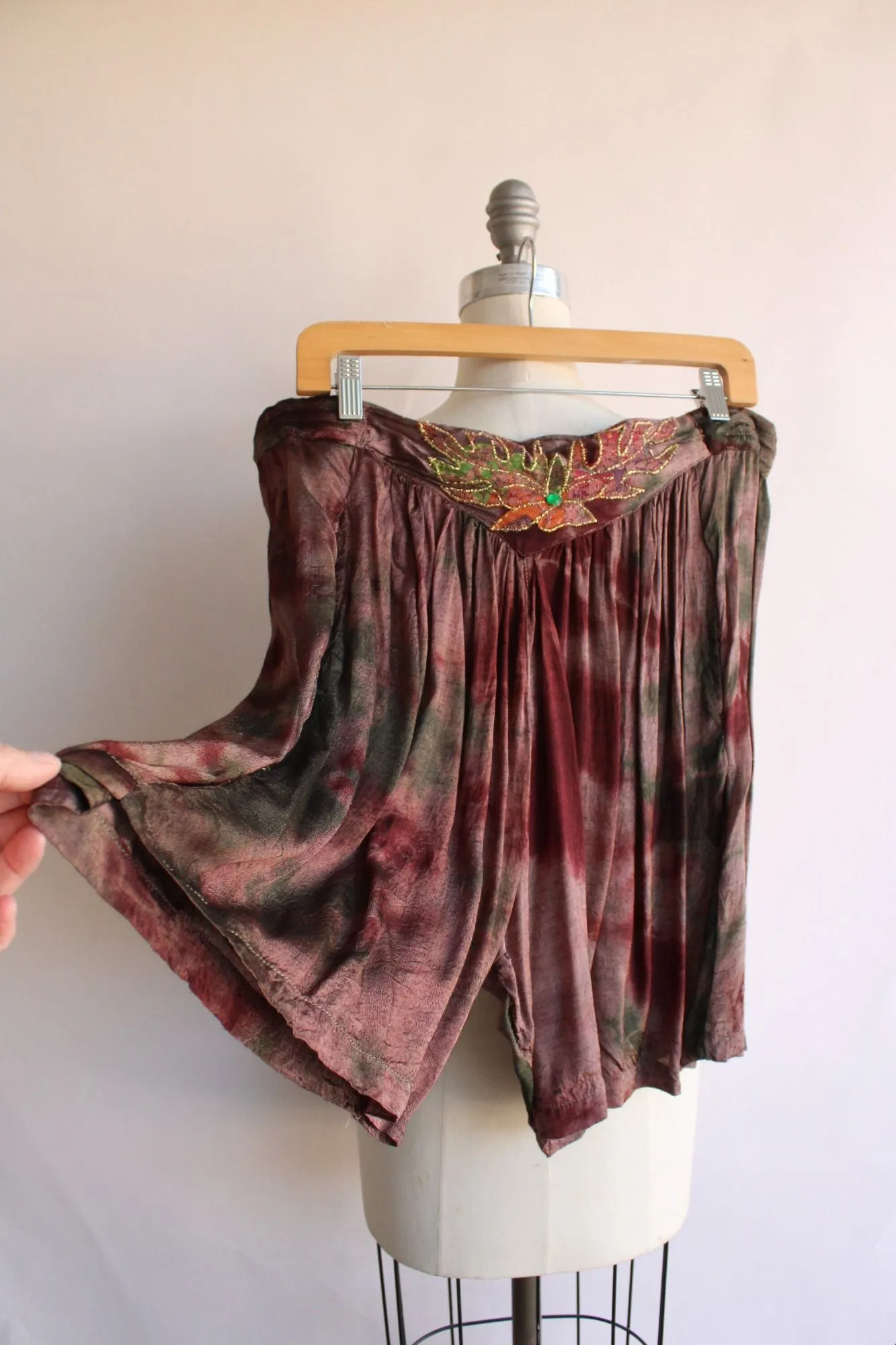 Vintage 1980s 1990s Jane Ashley Brown Rayon Tie Dye Shorts