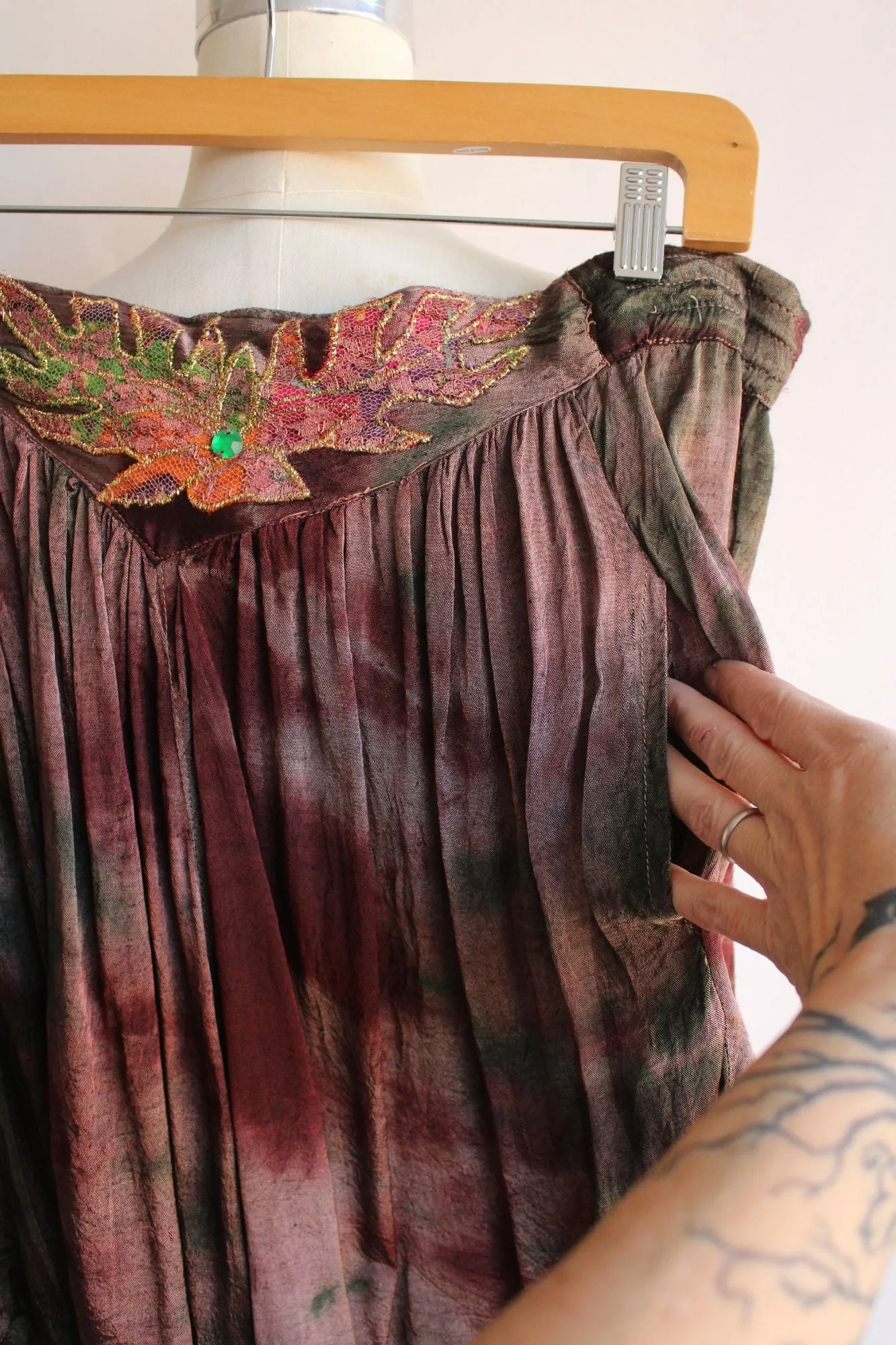 Vintage 1980s 1990s Jane Ashley Brown Rayon Tie Dye Shorts